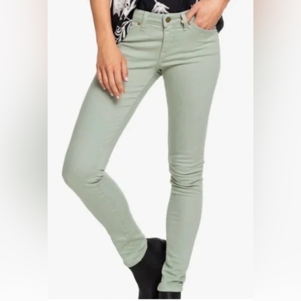 BDG Mid Rise Twig Mint green Slim Fit Jeans size 28